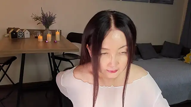 Snapshot of AvroraSakura chatting on 19, 10, 2025 AvroraSakura online show from 19, 10, 2025