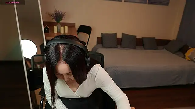 Snapshot of AvroraSakura chatting on 30, 11, 2025 AvroraSakura online show from 30, 11, 2025