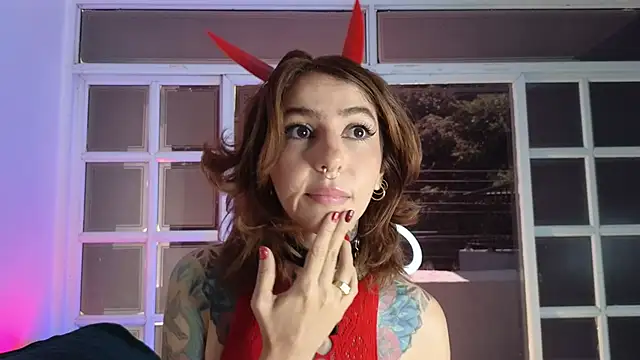 Snapshot of Evangelyne_1 chatting on 9, 10, 2025 Evangelyne 1 online show from 9, 10, 2025