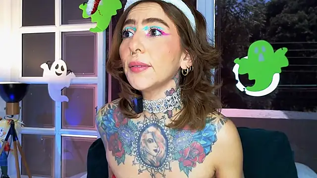 Snapshot of Evangelyne_1 chatting on 19, 10, 2025 Evangelyne 1 online show from 19, 10, 2025