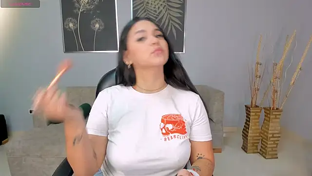 Snapshot of ToriCrossX chatting on 21, 1, 2025 ToriCrossX online show from 21, 1, 2025