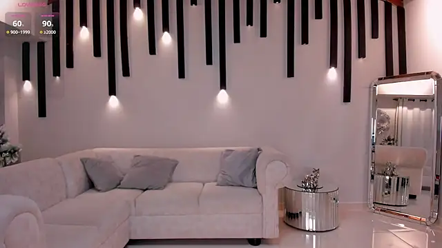 Snapshot of ToriCrossX chatting on 4, 2, 2025 ToriCrossX online show from 4, 2, 2025