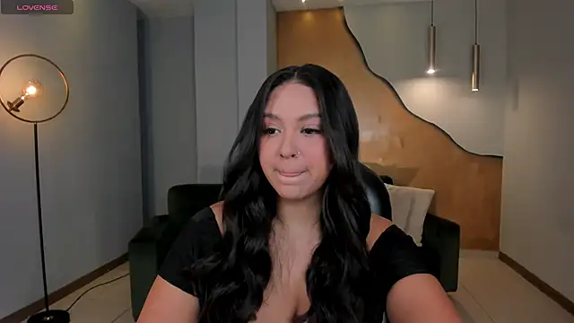 Snapshot of ToriCrossX chatting on 25, 10, 2025 ToriCrossX online show from 25, 10, 2025