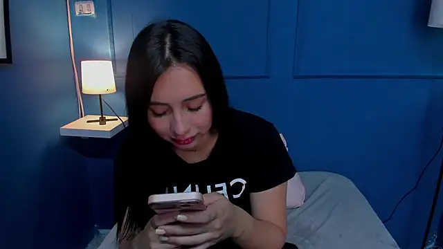 Snapshot of isabella_jade chatting on 6, 1, 2025 isabella jade online show from 6, 1, 2025