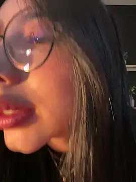 Snapshot of isabella_jade chatting on 3, 11, 2025 isabella jade online show from 3, 11, 2025