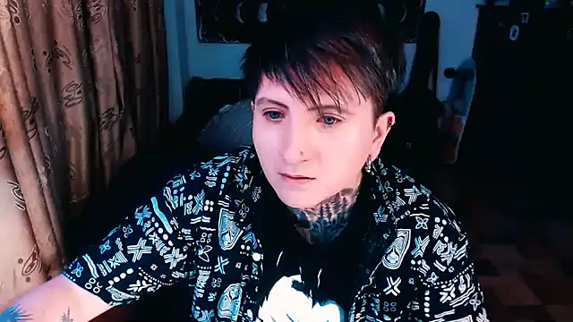 Snapshot of Marieblueeyes chatting on 24, 10, 2025 Marieblueeyes online show from 24, 10, 2025