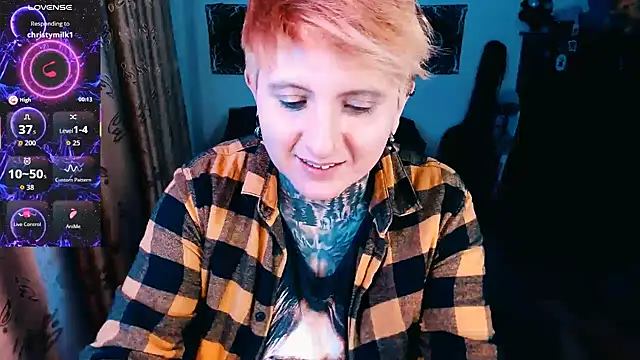 Snapshot of Marieblueeyes chatting on 8, 11, 2025 Marieblueeyes online show from 8, 11, 2025