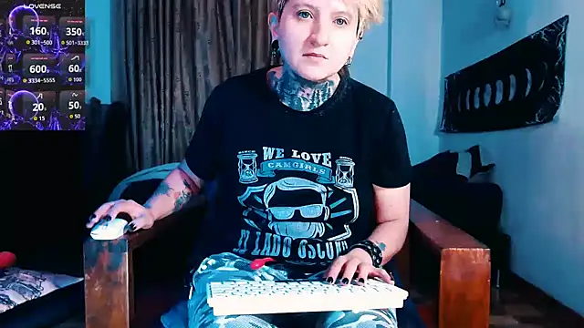 Snapshot of Marieblueeyes chatting on 24, 11, 2025 Marieblueeyes online show from 24, 11, 2025