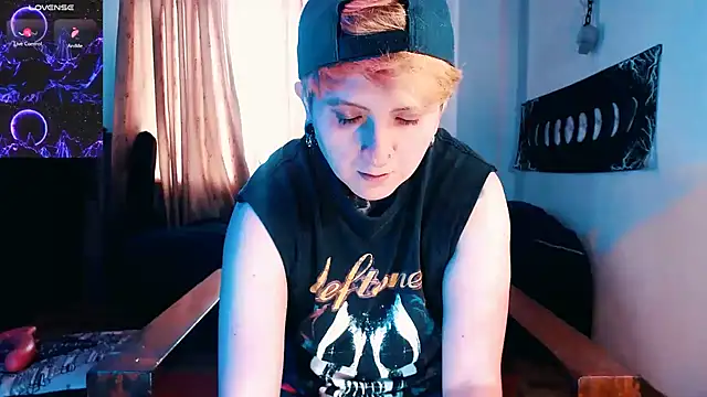 Snapshot of Marieblueeyes chatting on 28, 11, 2025 Marieblueeyes online show from 28, 11, 2025