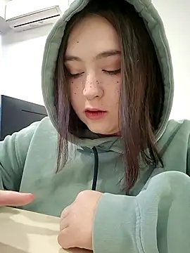 Snapshot of Yammy_Yumi chatting on 4, 11, 2025 Yammy Yumi online show from 4, 11, 2025