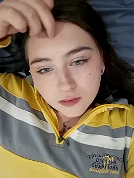 Snapshot of Yammy_Yumi chatting on 9, 11, 2025 Yammy Yumi online show from 9, 11, 2025