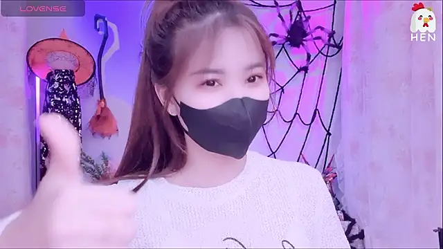 Snapshot of hen237 chatting on 8, 11, 2025 hen237 online show from 8, 11, 2025