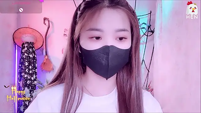 Snapshot of hen237 chatting on 10, 11, 2025 hen237 online show from 10, 11, 2025