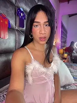 Snapshot of Ashly_Miller chatting on 8, 7, 2026 Ashly Miller online show from 8, 7, 2026