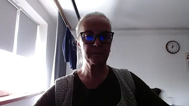 Snapshot of ina_tits chatting on 25, 11, 2025 ina tits online show from 25, 11, 2025