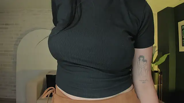 Snapshot of LilaWest chatting on 13, 12, 2024 LilaWest online show from 13, 12, 2024