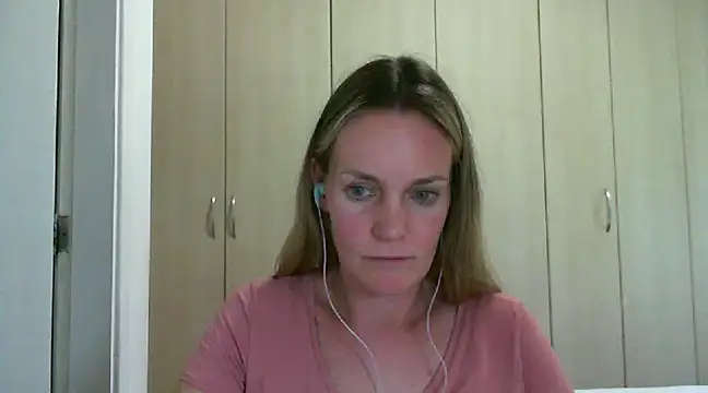 Snapshot of Annylove1 chatting on 13, 2, 2025 Annylove1 online show from 13, 2, 2025