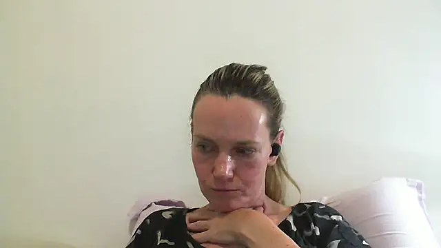 Snapshot of Annylove1 chatting on 16, 2, 2025 Annylove1 online show from 16, 2, 2025