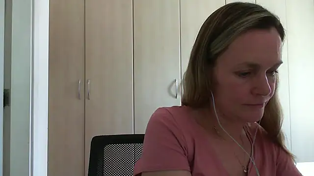 Snapshot of Annylove1 chatting on 26, 2, 2025 Annylove1 online show from 26, 2, 2025