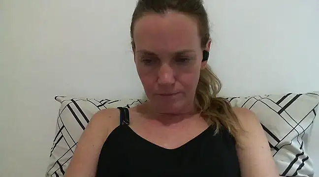 Snapshot of Annylove1 chatting on 12, 3, 2025 Annylove1 online show from 12, 3, 2025