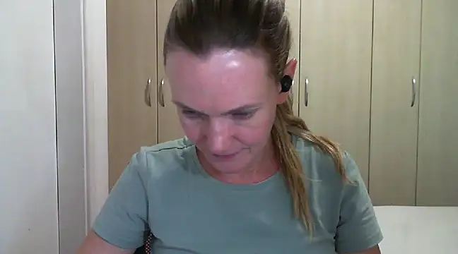 Snapshot of Annylove1 chatting on 12, 3, 2025 Annylove1 online show from 12, 3, 2025