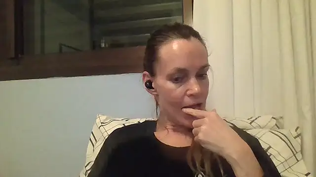 Snapshot of Annylove1 chatting on 13, 9, 2025 Annylove1 online show from 13, 9, 2025