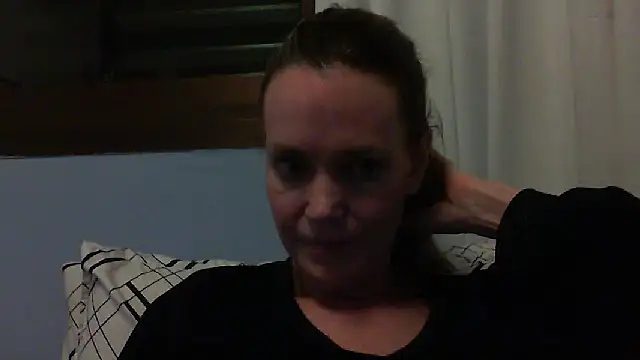 Snapshot of Annylove1 chatting on 3, 10, 2025 Annylove1 online show from 3, 10, 2025