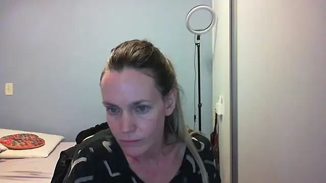 Snapshot of Annylove1 chatting on 31, 10, 2025 Annylove1 online show from 31, 10, 2025