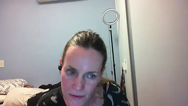 Snapshot of Annylove1 chatting on 3, 11, 2025 Annylove1 online show from 3, 11, 2025