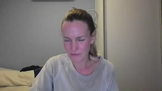 Snapshot of Annylove1 chatting on 24, 11, 2025 Annylove1 online show from 24, 11, 2025