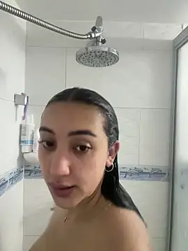 Snapshot of Hannahoff chatting on 16, 11, 2025 Hannahoff online show from 16, 11, 2025