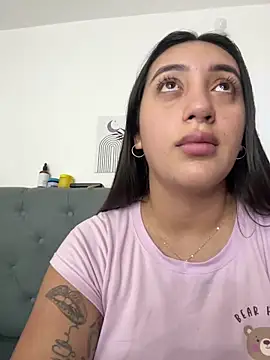 Snapshot of Hannahoff chatting on 18, 11, 2025 Hannahoff online show from 18, 11, 2025