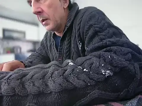 Snapshot of ALPHANDRE chatting on 16, 12, 2025 ALPHANDRE online show from 16, 12, 2025