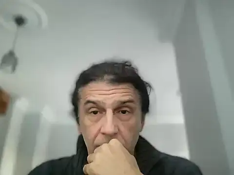 Snapshot of ALPHANDRE chatting on 17, 12, 2025 ALPHANDRE online show from 17, 12, 2025