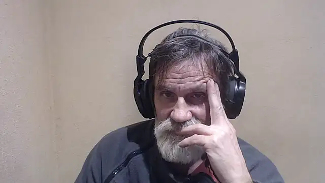 Snapshot of AlexNudo chatting on 8, 1, 2025 AlexNudo online show from 8, 1, 2025