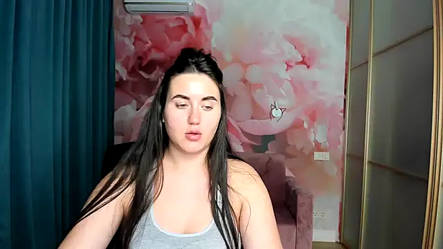 Snapshot of Roxie_Bradley chatting on 15, 12, 2024 Roxie Bradley online show from 15, 12, 2024