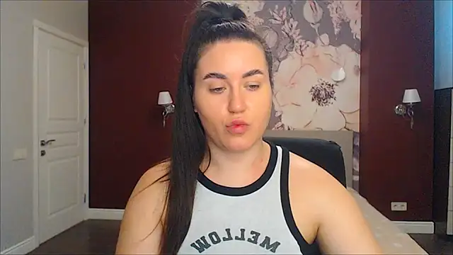 Snapshot of Roxie_Bradley chatting on 3, 1, 2025 Roxie Bradley online show from 3, 1, 2025