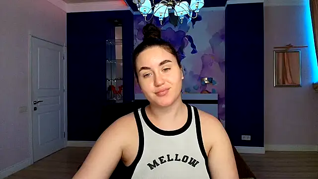 Snapshot of Roxie_Bradley chatting on 6, 1, 2025 Roxie Bradley online show from 6, 1, 2025