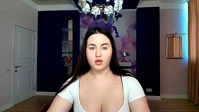 Snapshot of Roxie_Bradley chatting on 8, 3, 2025 Roxie Bradley online show from 8, 3, 2025