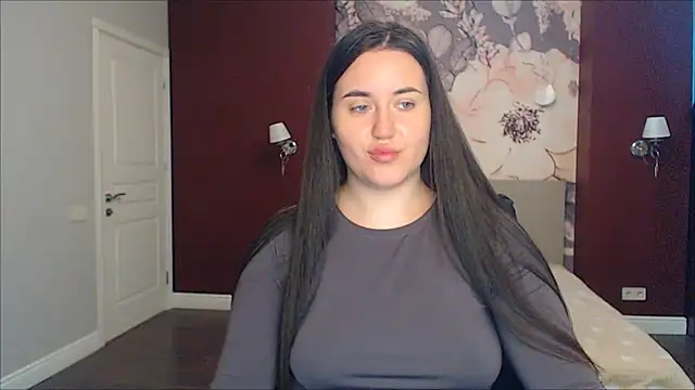 Snapshot of Roxie_Bradley chatting on 19, 3, 2025 Roxie Bradley online show from 19, 3, 2025