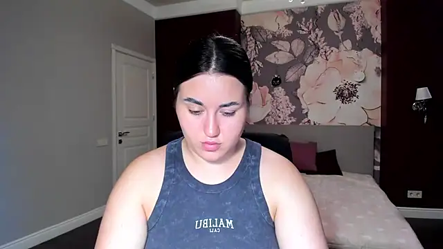 Snapshot of Roxie_Bradley chatting on 10, 9, 2025 Roxie Bradley online show from 10, 9, 2025