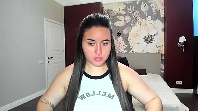 Snapshot of Roxie_Bradley chatting on 11, 9, 2025 Roxie Bradley online show from 11, 9, 2025