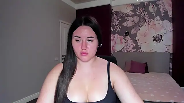 Snapshot of Roxie_Bradley chatting on 15, 9, 2025 Roxie Bradley online show from 15, 9, 2025