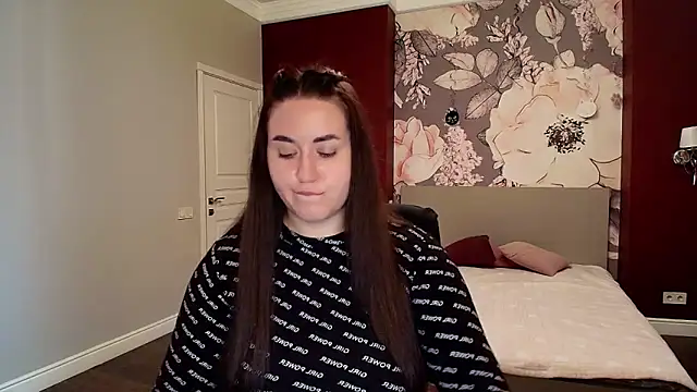 Snapshot of Roxie_Bradley chatting on 6, 10, 2025 Roxie Bradley online show from 6, 10, 2025