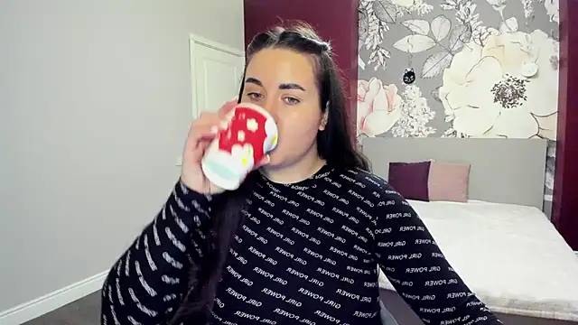 Snapshot of Roxie_Bradley chatting on 22, 10, 2025 Roxie Bradley online show from 22, 10, 2025