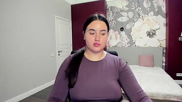 Snapshot of Roxie_Bradley chatting on 11, 11, 2025 Roxie Bradley online show from 11, 11, 2025