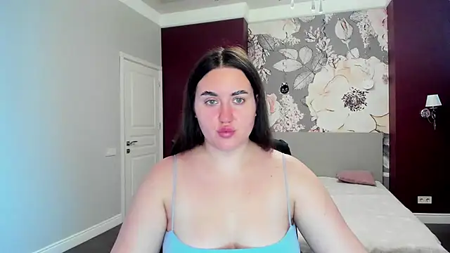 Snapshot of Roxie_Bradley chatting on 13, 11, 2025 Roxie Bradley online show from 13, 11, 2025