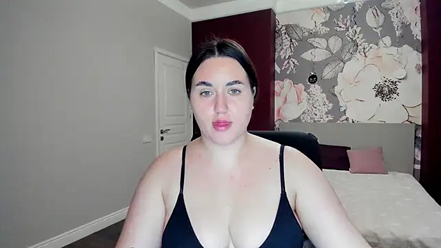 Snapshot of Roxie_Bradley chatting on 25, 11, 2025 Roxie Bradley online show from 25, 11, 2025