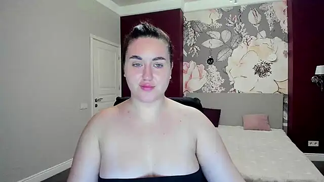 Snapshot of Roxie_Bradley chatting on 28, 11, 2025 Roxie Bradley online show from 28, 11, 2025