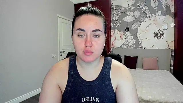 Roxie Bradley online show from 4, 3, 2026